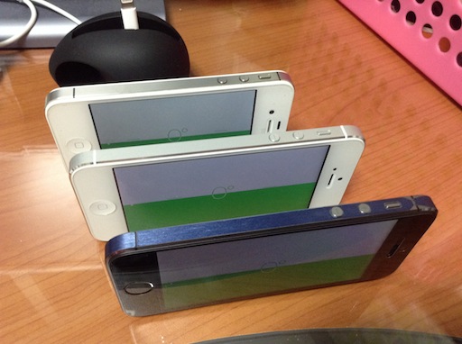 iPhone 5S (front) now reports same horizontal tilt as 5 (middle) and 4S (back)